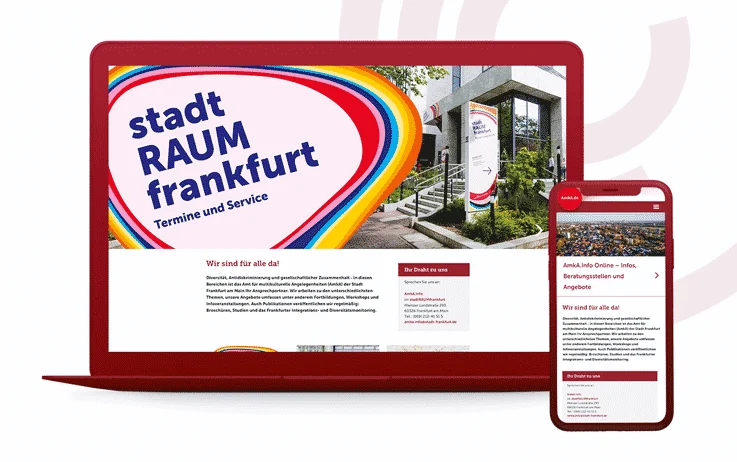 Abbildung der responsiven Website für AmkA auf dem Laptop und dem Smartphone