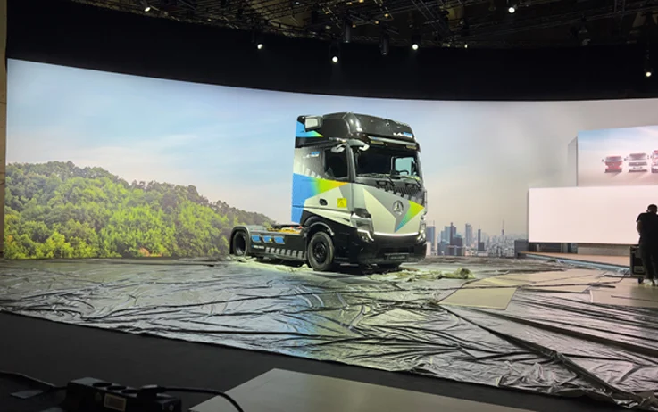 Daimler Truck Hv 2023 Ki Bild Rueckwand